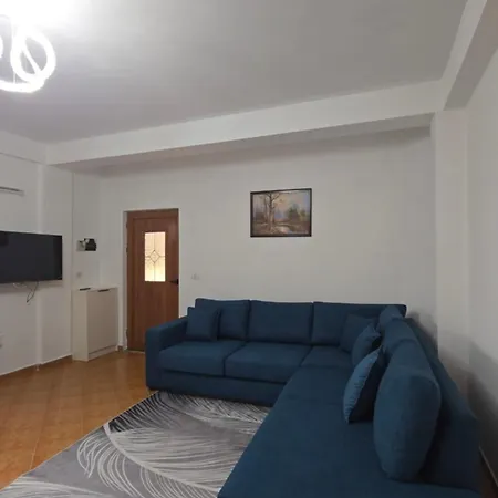 公寓 Tirana Apartment *